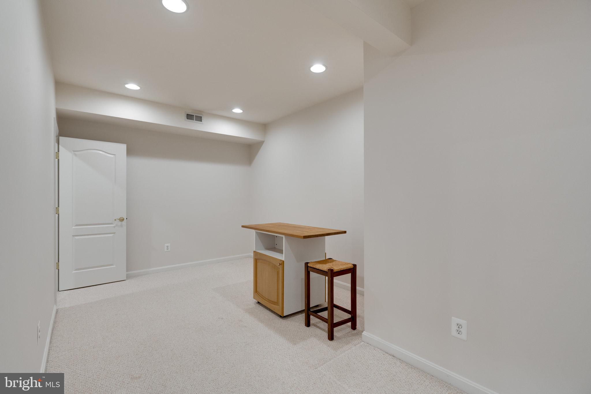 6241 Rolling Spring Court Springfield, VA 22152 - Photo 52 of 65