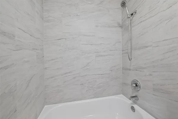 $1,000 | 3770 Loverswood Drive, Unit 1006, Houston, TX 77014