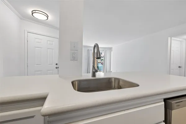 $1,000 | 3770 Loverswood Drive, Unit 1006, Houston, TX 77014