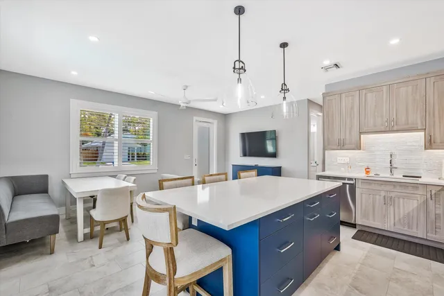 $7,500 | 425 Hugh Street, Jupiter, FL 33458