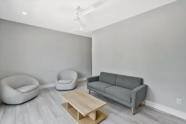 $7,500 | 425 Hugh Street, Jupiter, FL 33458