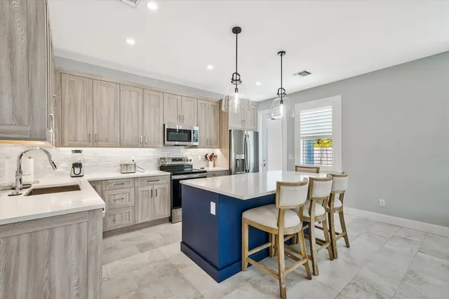 $7,500 | 425 Hugh Street, Jupiter, FL 33458