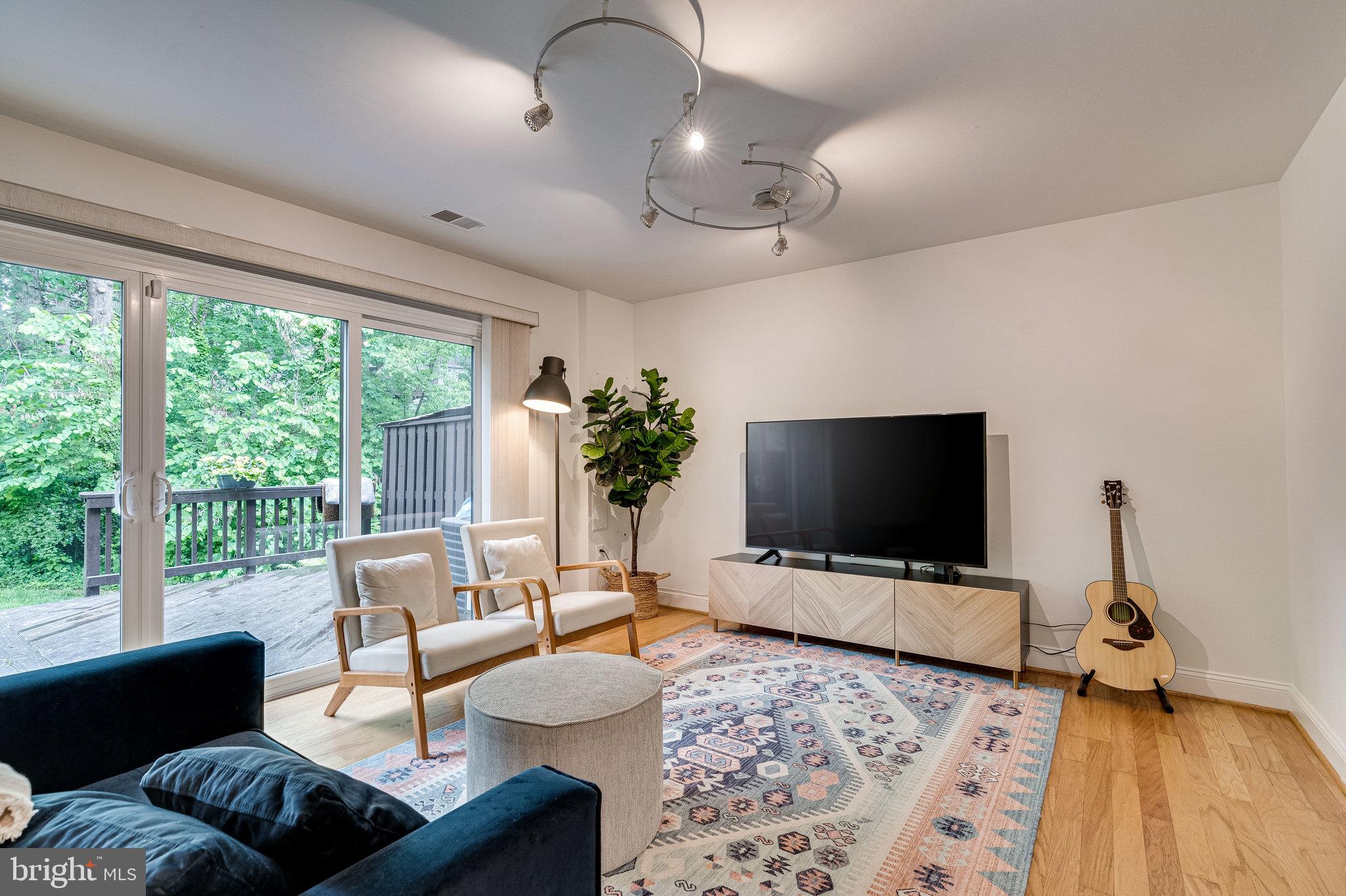 11016 Saffold Way Reston, VA 20190 - Photo 10 of 24 Gallery Image 10