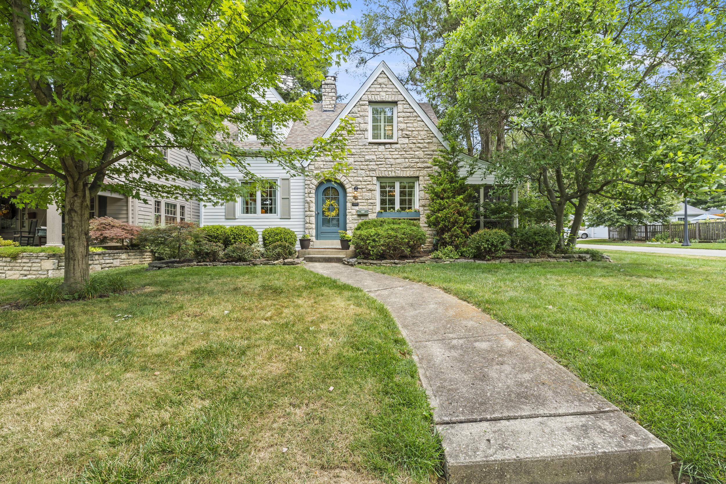 276 Acton Road Columbus, OH 43214 - Photo 1 of 32 1_front 01