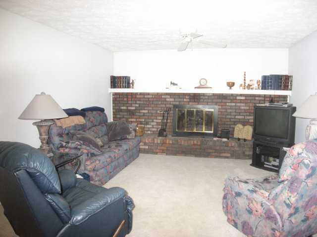 7075 Eagle Road Indianapolis, IN 46278 - Photo 4 of 12 Gallery Image 4