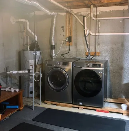 $3,300 | 16 Pinecrest Village, Unit 16, Hopkinton, MA 01748