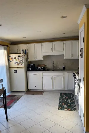 $3,300 | 16 Pinecrest Village, Unit 16, Hopkinton, MA 01748