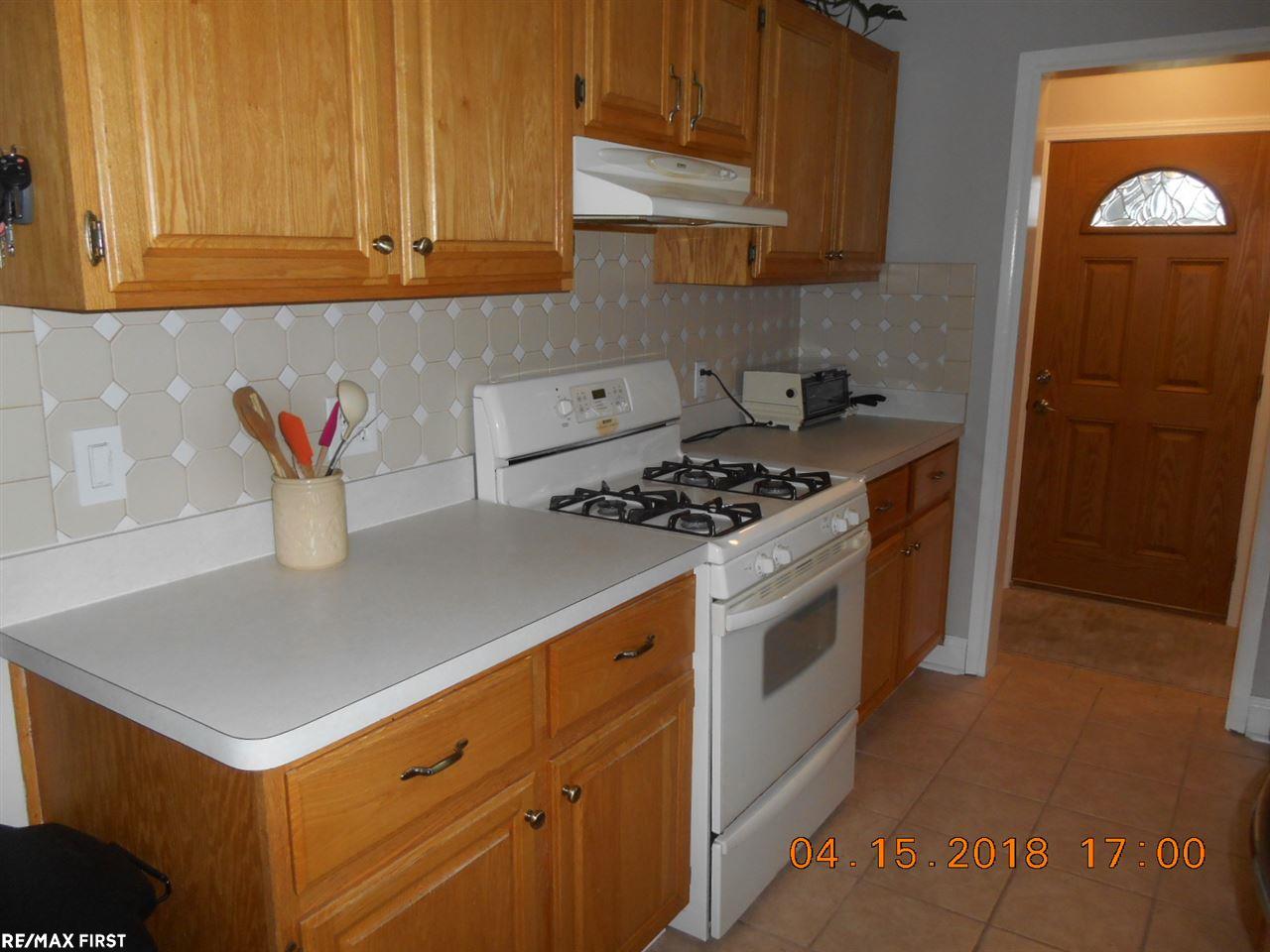 17908 Winsome Road Fraser, MI 48026 - Photo 10 of 15 31344847-9.JPG