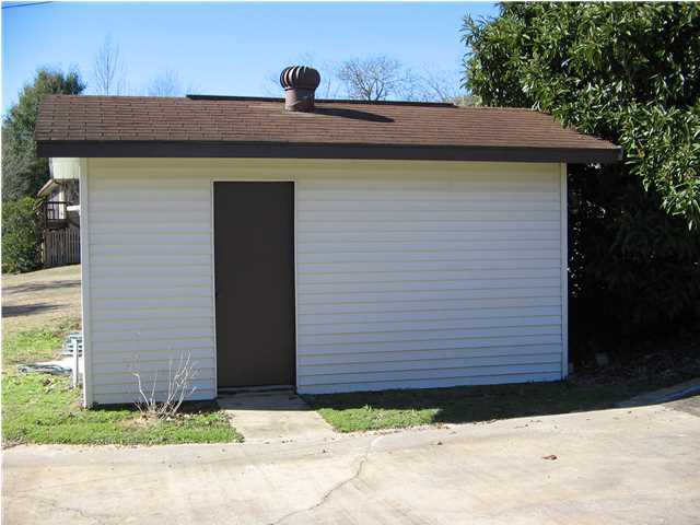 447 Paul Road DeFuniak Springs, FL 32433 - Photo 8 of 15 a front view of a house