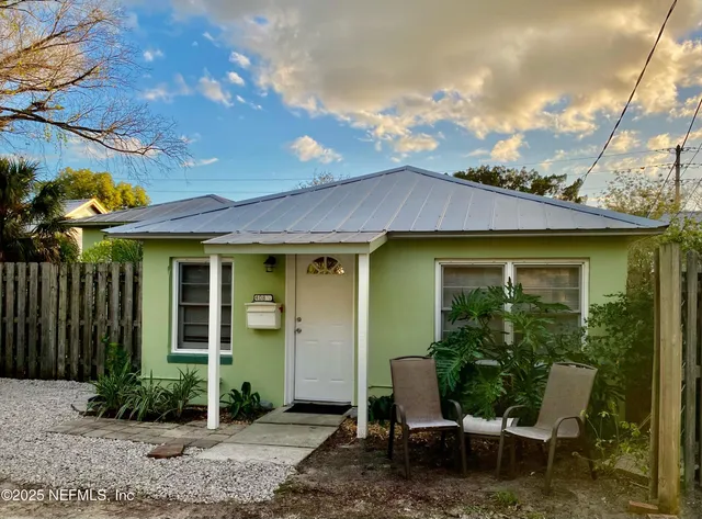 $1,695 | 408 Flagler Boulevard, Unit 1/2, St. Augustine, FL 32080