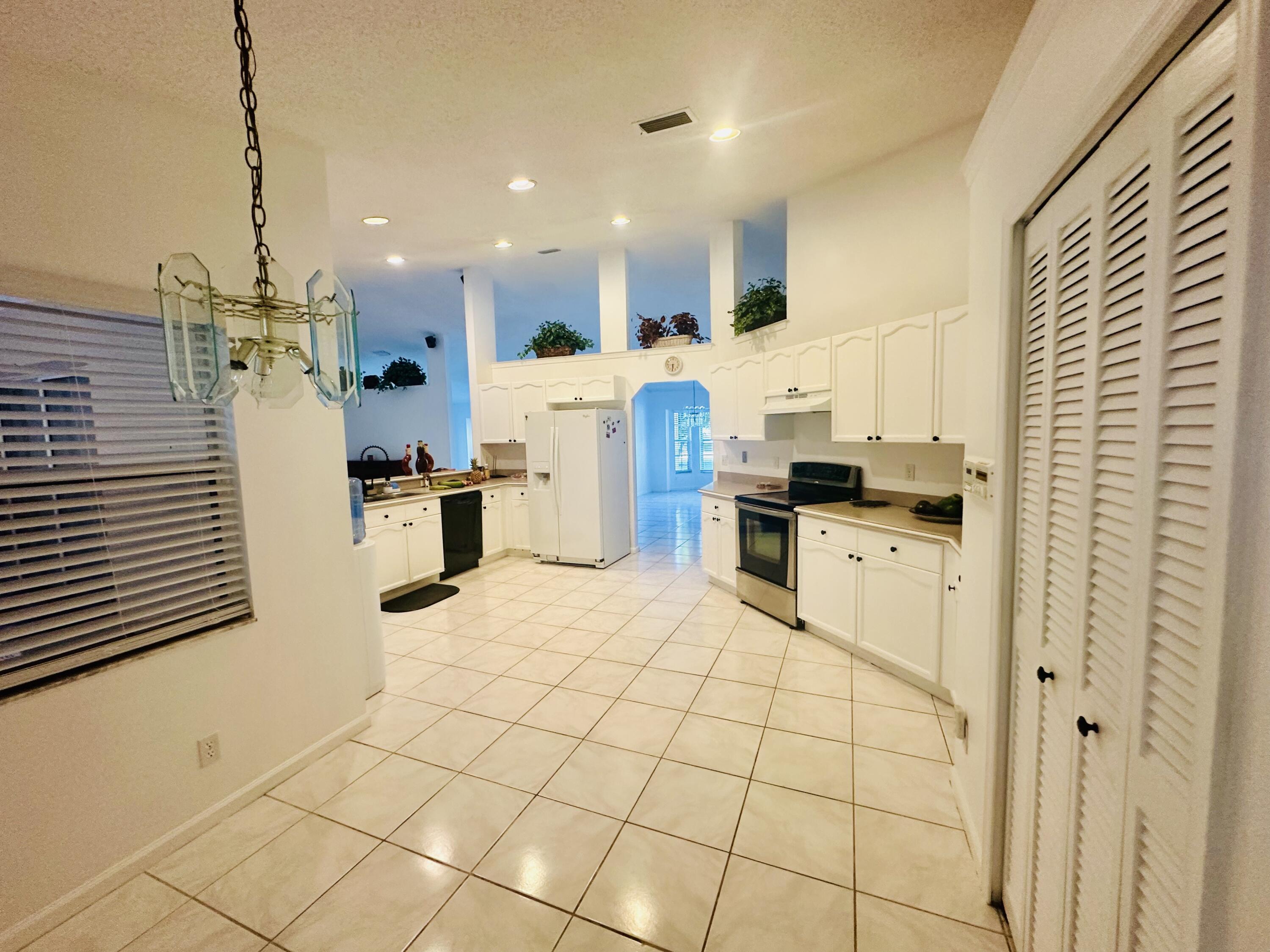 15728 86th Road North Loxahatchee, FL 33470 - Photo 13 of 20 EAT-IN KITCHEN