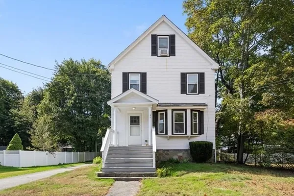 $749,900 | 196 Myrtle Street, Rockland, MA 02370