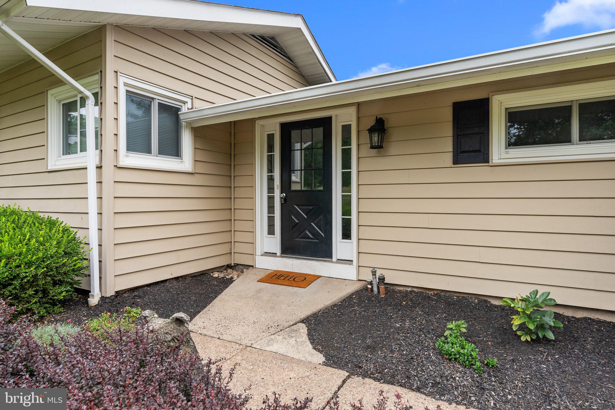 237 Aqueduct Road Newtown, PA 18940 - Photo 3 of 45 Gallery Image 3