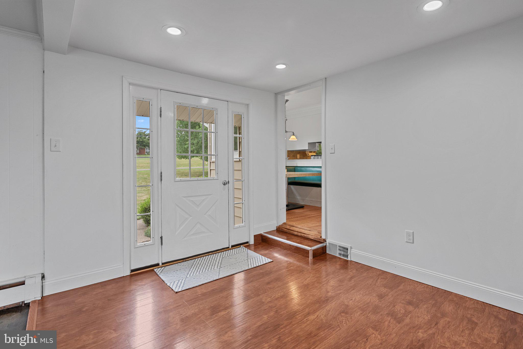237 Aqueduct Road Newtown, PA 18940 - Photo 4 of 45 Gallery Image 4