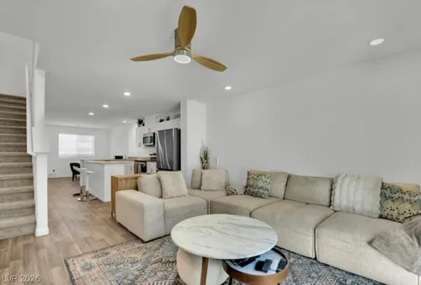 $2,400 | 5641 Fathom Blue Street, Las Vegas, NV 89148
