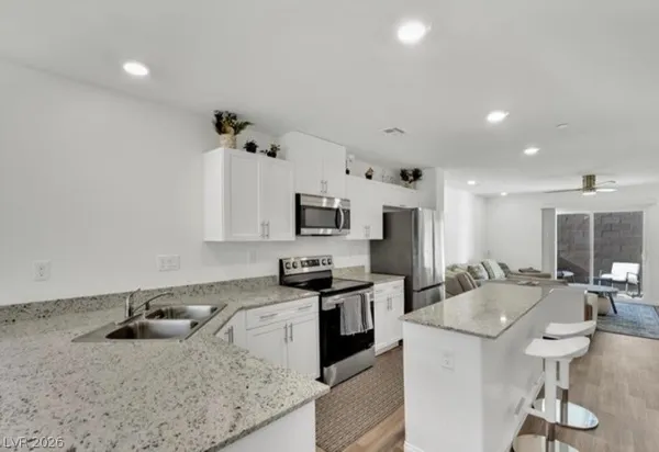 $2,400 | 5641 Fathom Blue Street, Las Vegas, NV 89148