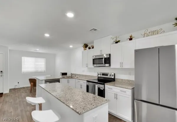 $2,400 | 5641 Fathom Blue Street, Las Vegas, NV 89148