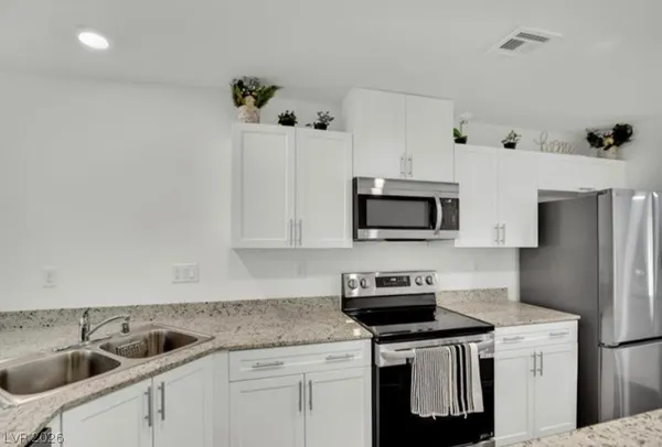 $2,400 | 5641 Fathom Blue Street, Las Vegas, NV 89148