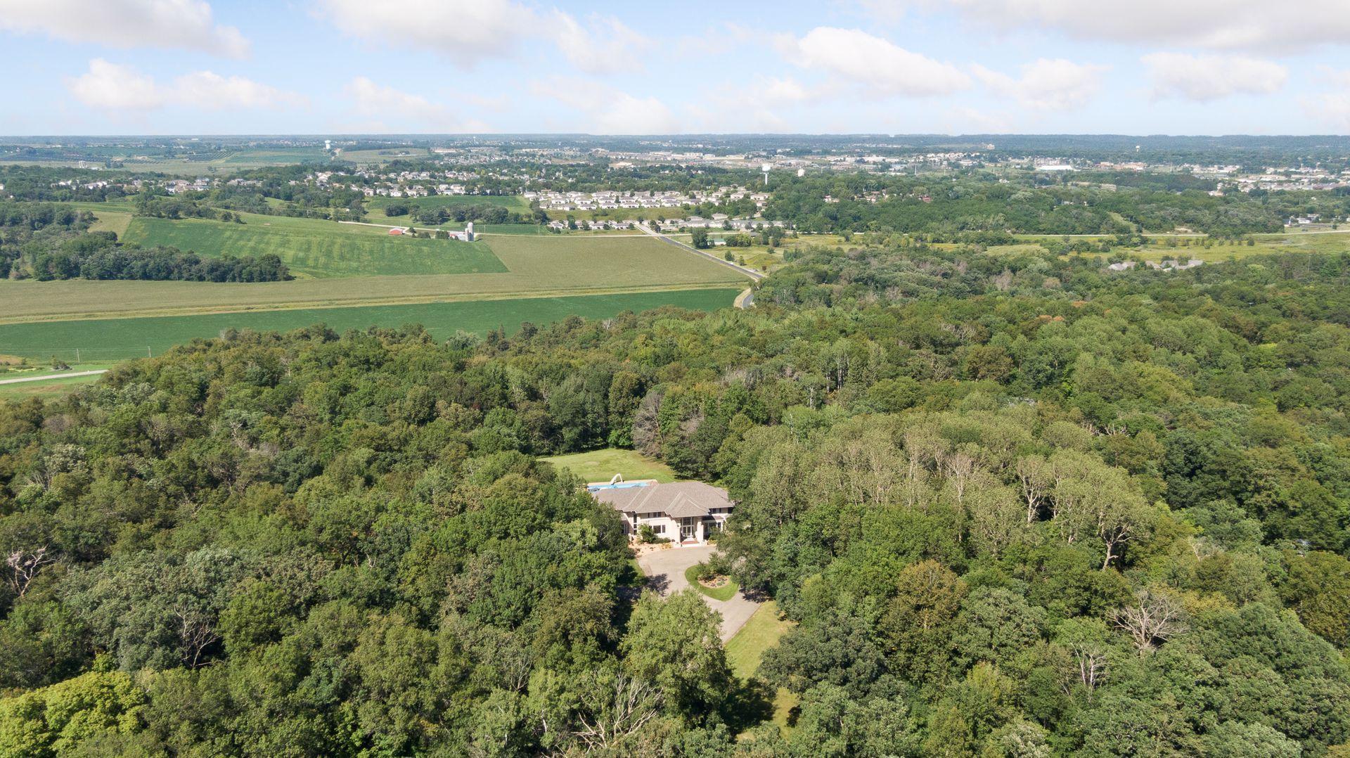 875 Weatherhill Woods Lane Southwest Rochester, MN 55902 - Photo 5 of 50