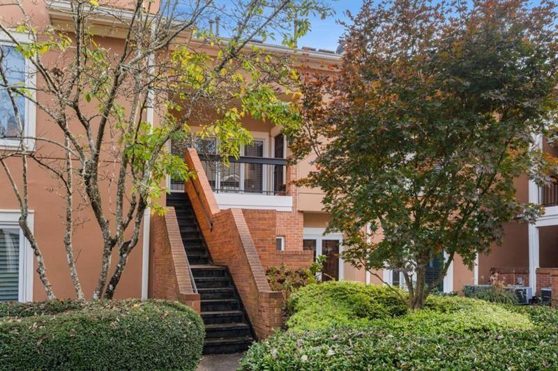 5356 Brooke Ridge Drive Dunwoody, GA 30338 - Photo 4 of 33