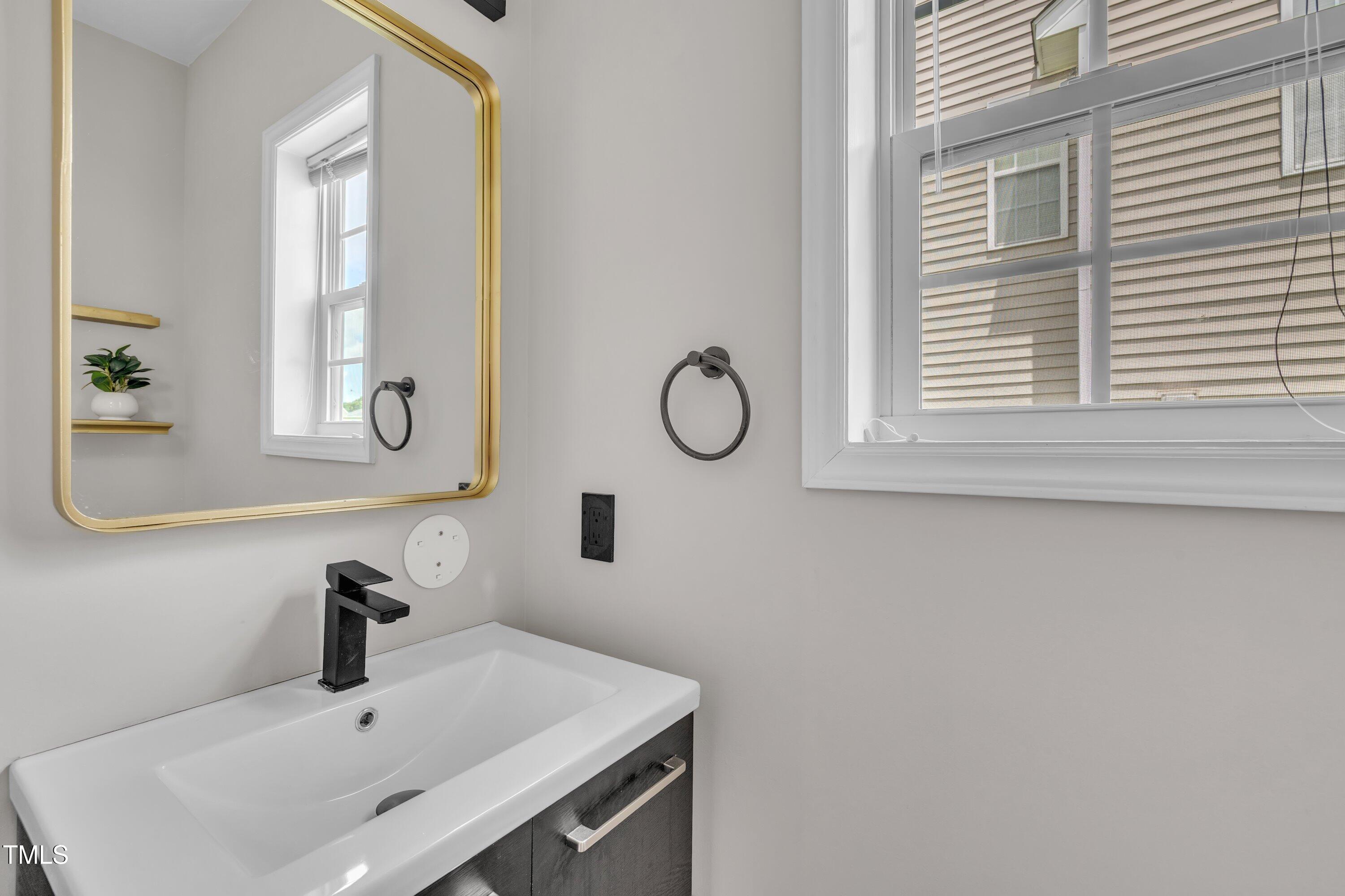 2020 Cartier Ruby Lane Raleigh, NC 27610 - Photo 20 of 36 20-2020 Cartier Ruby Ln-24