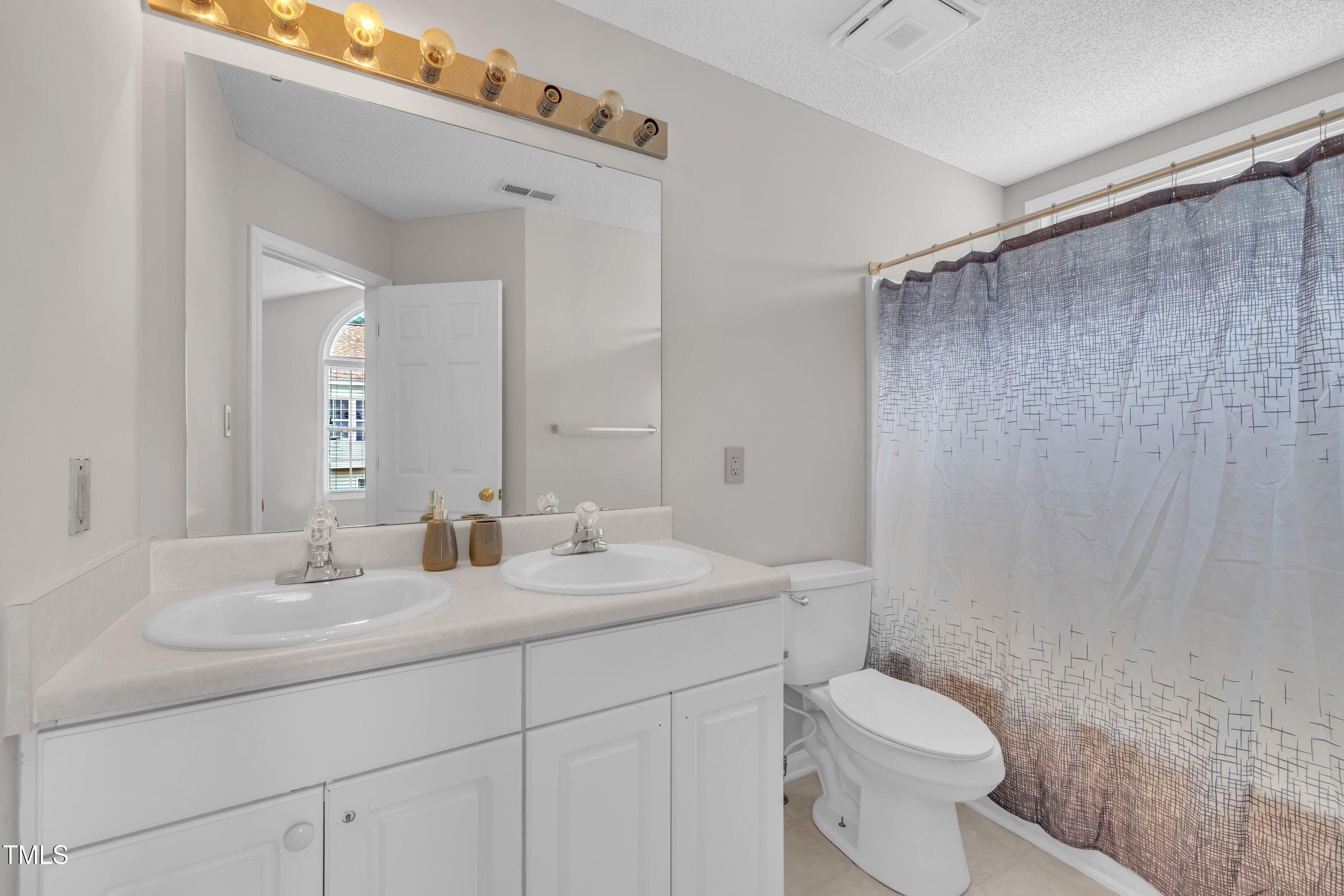 2020 Cartier Ruby Lane Raleigh, NC 27610 - Photo 24 of 36 24-2020 Cartier Ruby Ln-28