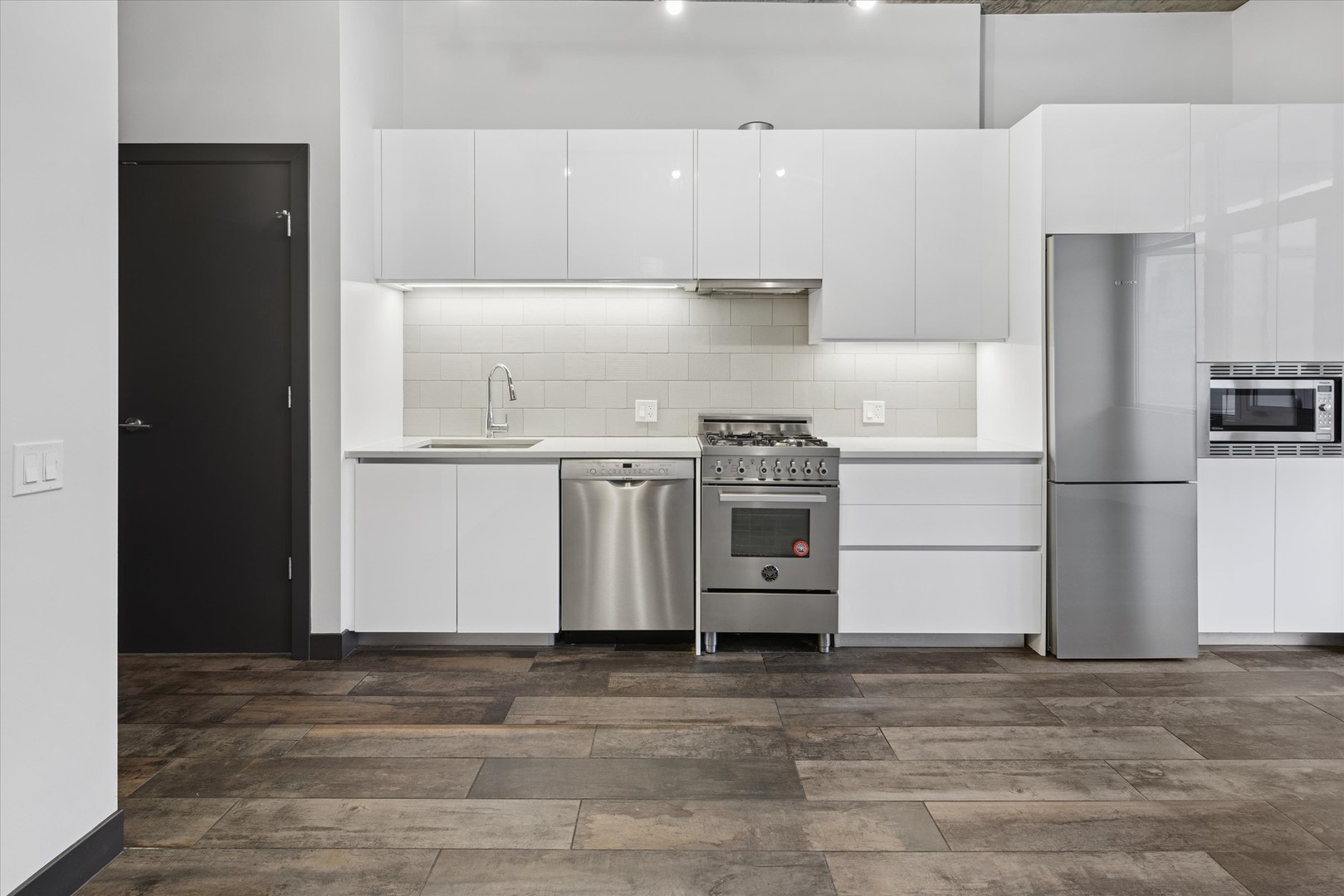 171 North Aberdeen Street, Unit 611 Chicago, IL 60607 - Photo 4 of 23