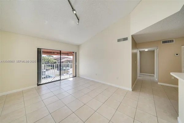 $1,850 | 15630 Southwest 80th Street, Unit I302, Miami, FL 33193