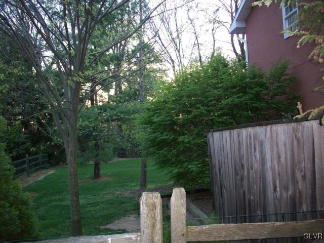 3281 Glendon Road Bethlehem, PA 18017 - Photo 6 of 23 Gallery Image 6