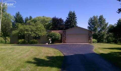1401 South Holly Road Fenton, MI 48430 - Photo 4 of 14 20358751-3.JPG