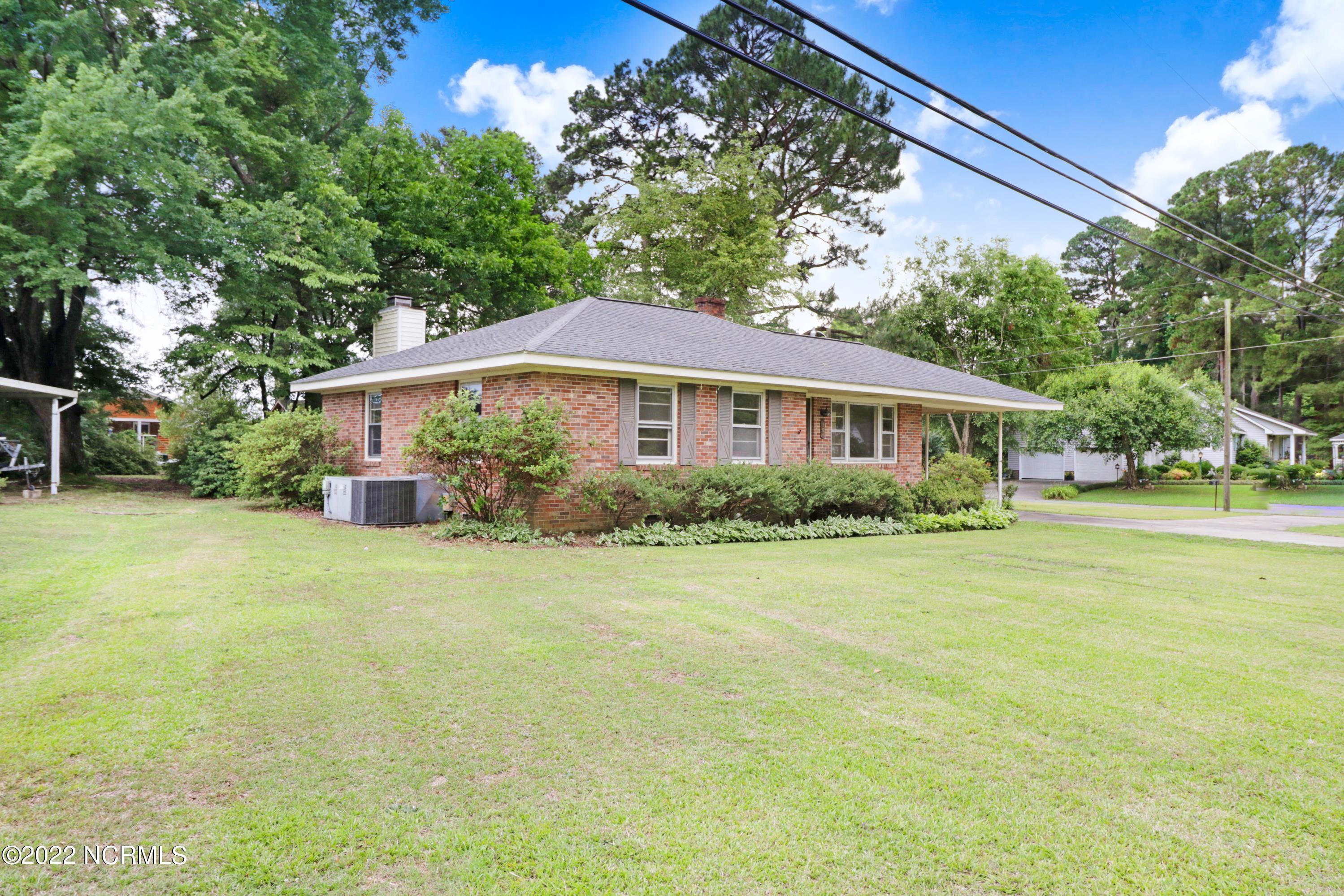 301 Smith Chapel Road Mount Olive, NC 28365 - Photo 2 of 13 57FC3E81-FBBC-4AE2-8E67-BED9261D1479