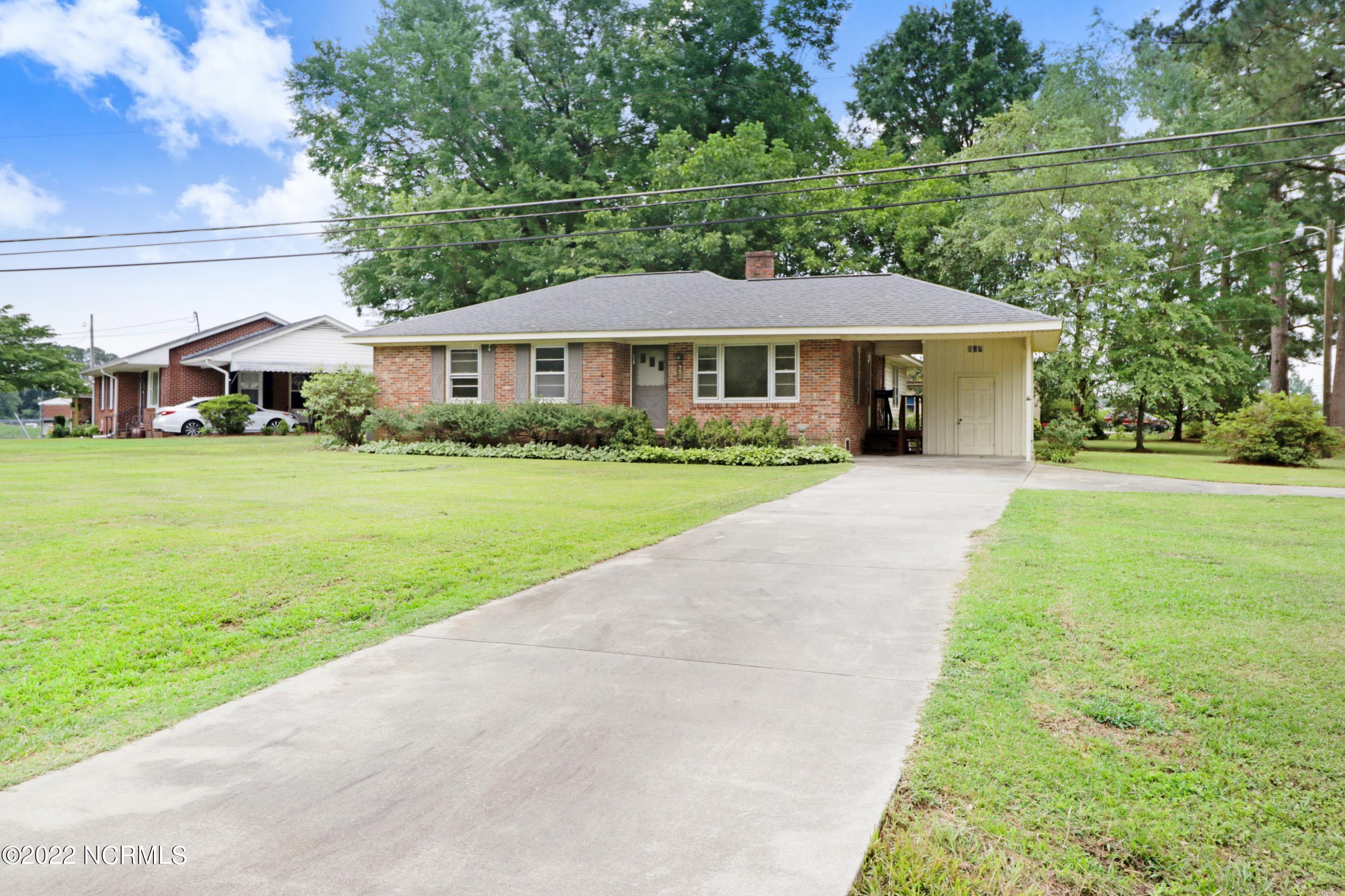 301 Smith Chapel Road Mount Olive, NC 28365 - Photo 3 of 13 8F341865-985F-4A53-A566-859F1DD13FEE