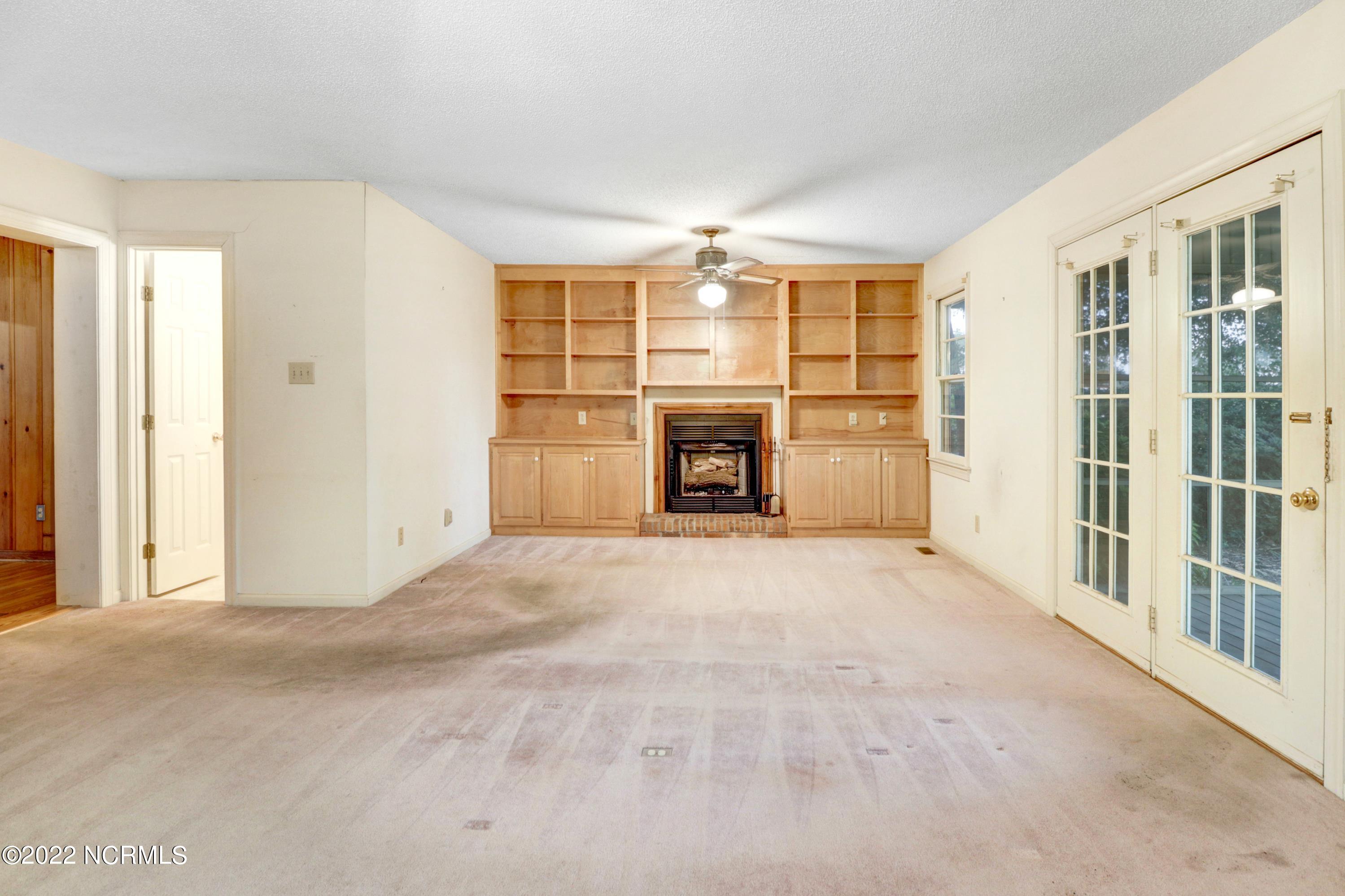 301 Smith Chapel Road Mount Olive, NC 28365 - Photo 5 of 13 94F36713-9913-461C-88D9-D31E4B97BC13