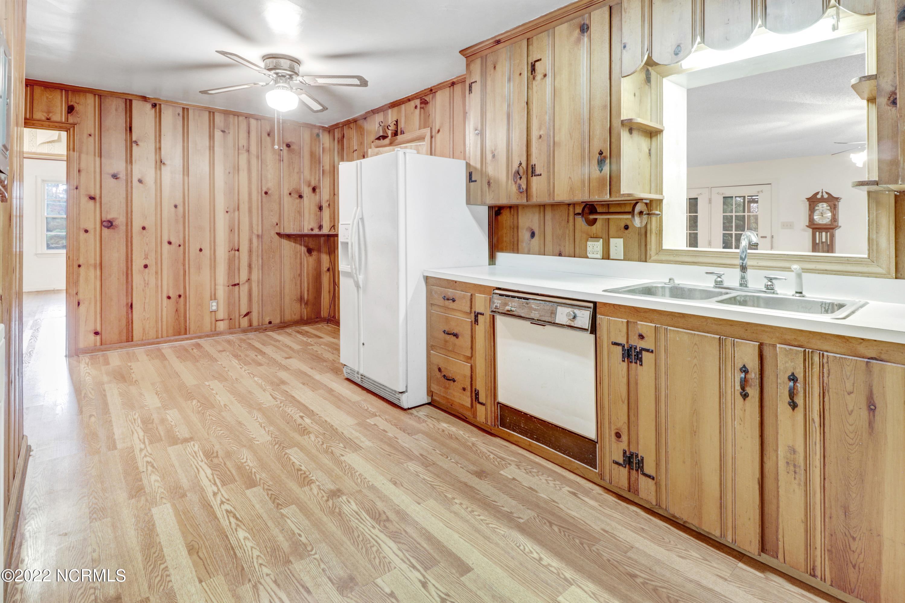 301 Smith Chapel Road Mount Olive, NC 28365 - Photo 8 of 13 302FBF02-085B-4819-8216-DCD1AF421FDC