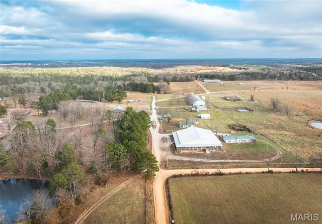 $850,000 | 19546 Golden Drive, Raymondville, MO 65555