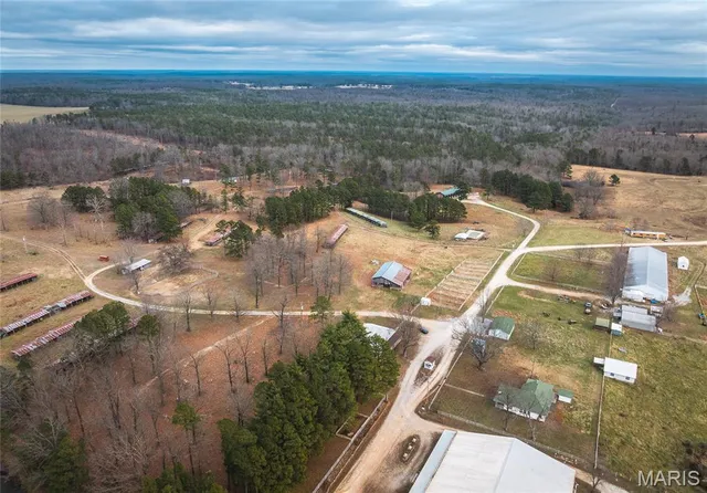 $850,000 | 19546 Golden Drive, Raymondville, MO 65555