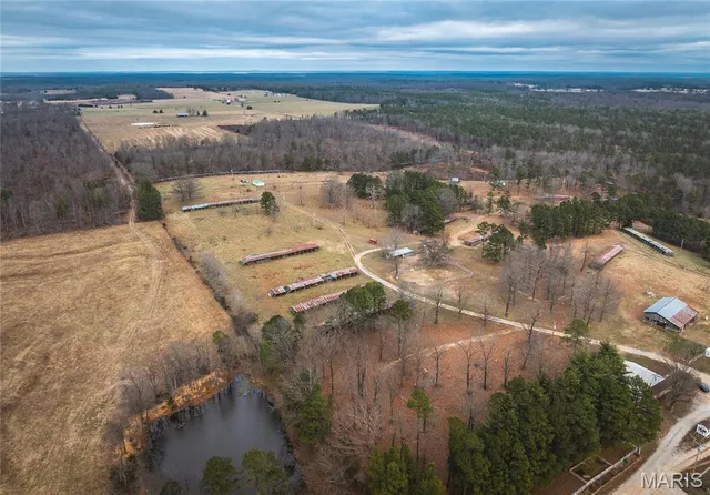 $850,000 | 19546 Golden Drive, Raymondville, MO 65555