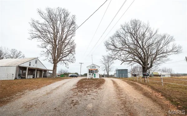 $750,000 | 19546 Golden Drive, Raymondville, MO 65555