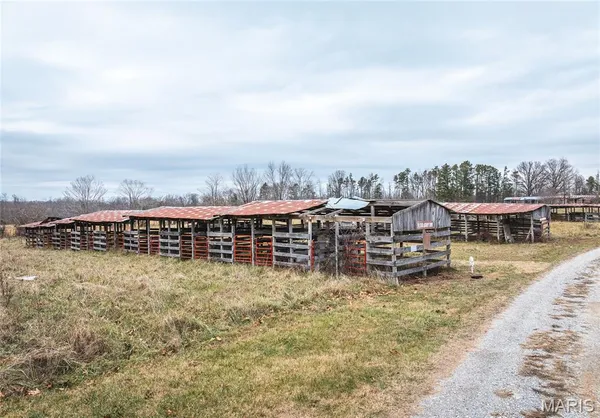 $750,000 | 19546 Golden Drive, Raymondville, MO 65555