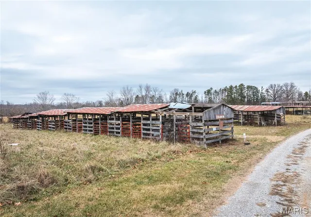 $850,000 | 19546 Golden Drive, Raymondville, MO 65555