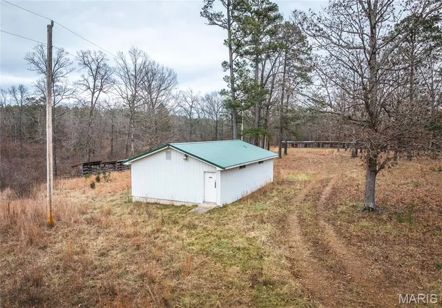 $850,000 | 19546 Golden Drive, Raymondville, MO 65555