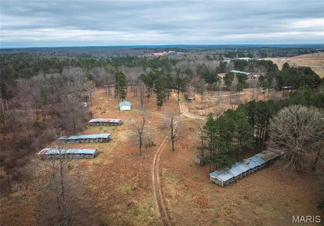 $850,000 | 19546 Golden Drive, Raymondville, MO 65555