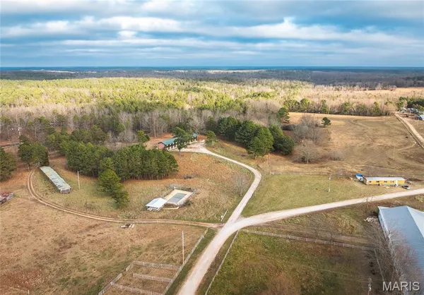$750,000 | 19546 Golden Drive, Raymondville, MO 65555