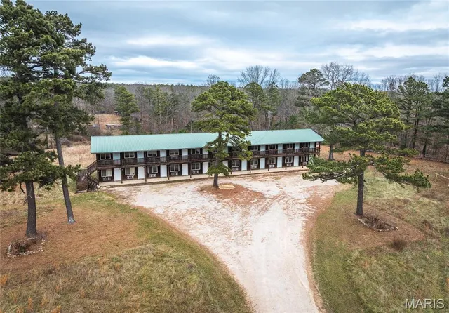 $850,000 | 19546 Golden Drive, Raymondville, MO 65555
