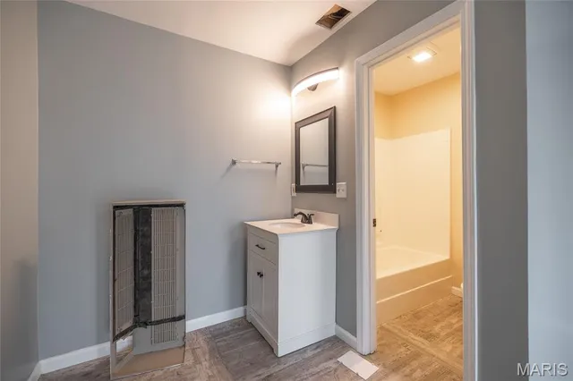 $850,000 | 19546 Golden Drive, Raymondville, MO 65555