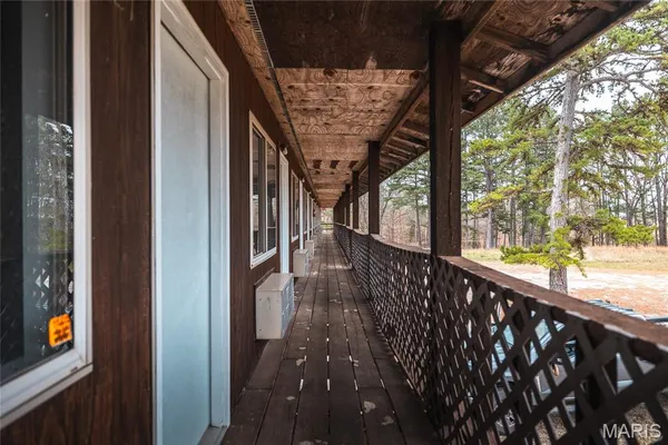 $750,000 | 19546 Golden Drive, Raymondville, MO 65555