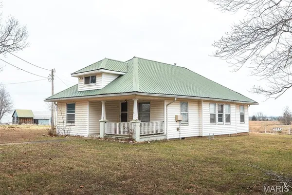 $750,000 | 19546 Golden Drive, Raymondville, MO 65555