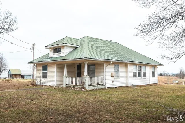 $850,000 | 19546 Golden Drive, Raymondville, MO 65555