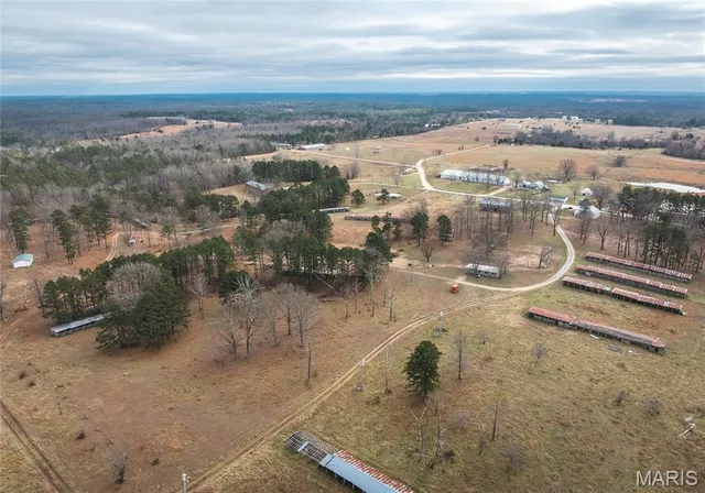 $850,000 | 19546 Golden Drive, Raymondville, MO 65555