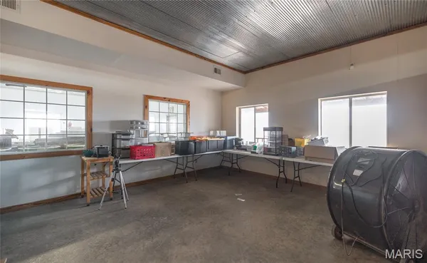 $750,000 | 19546 Golden Drive, Raymondville, MO 65555